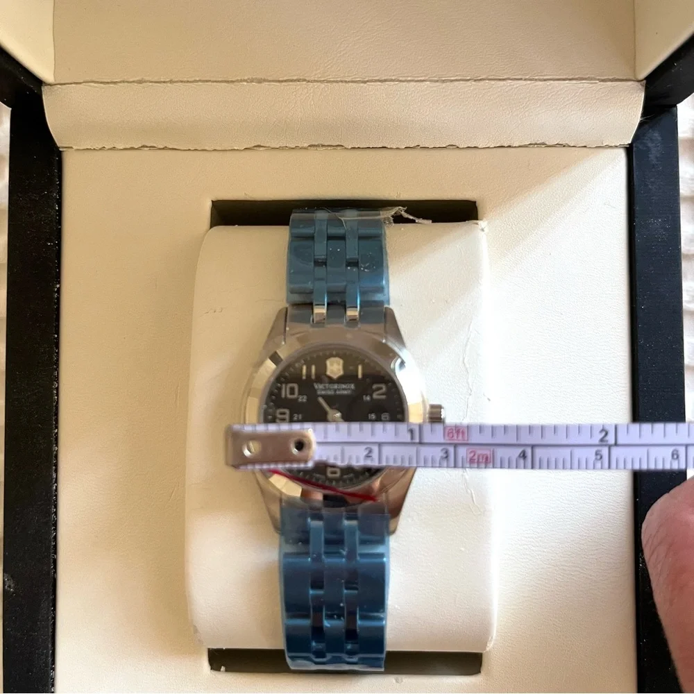 NEW VICTORINOX Swiss Watch - Stainless Steel Bracelet - Picture 3 of 6